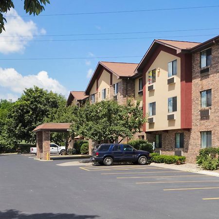 Super 8 By Wyndham East Peoria Motel Exterior photo