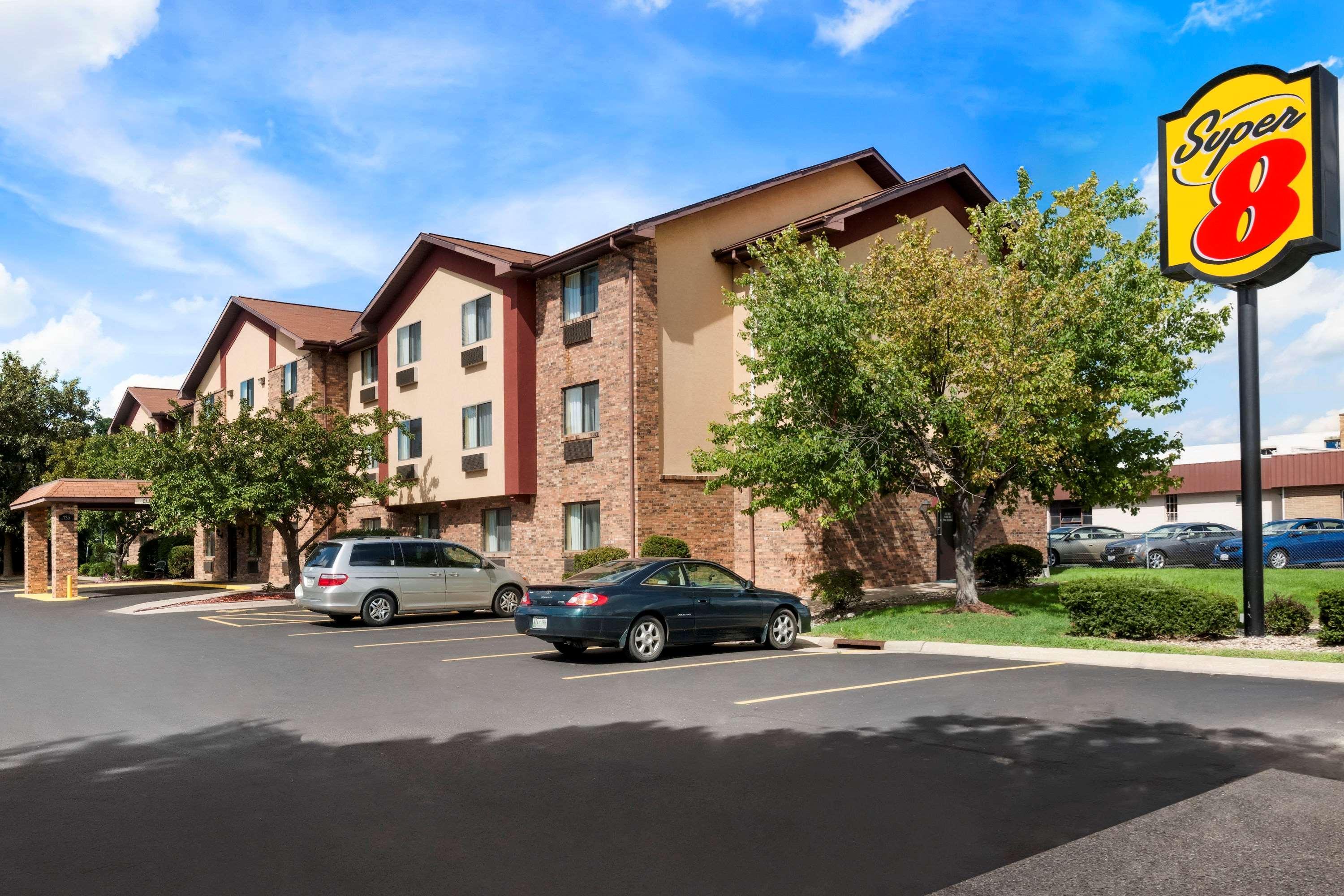 Super 8 By Wyndham East Peoria Motel Exterior photo