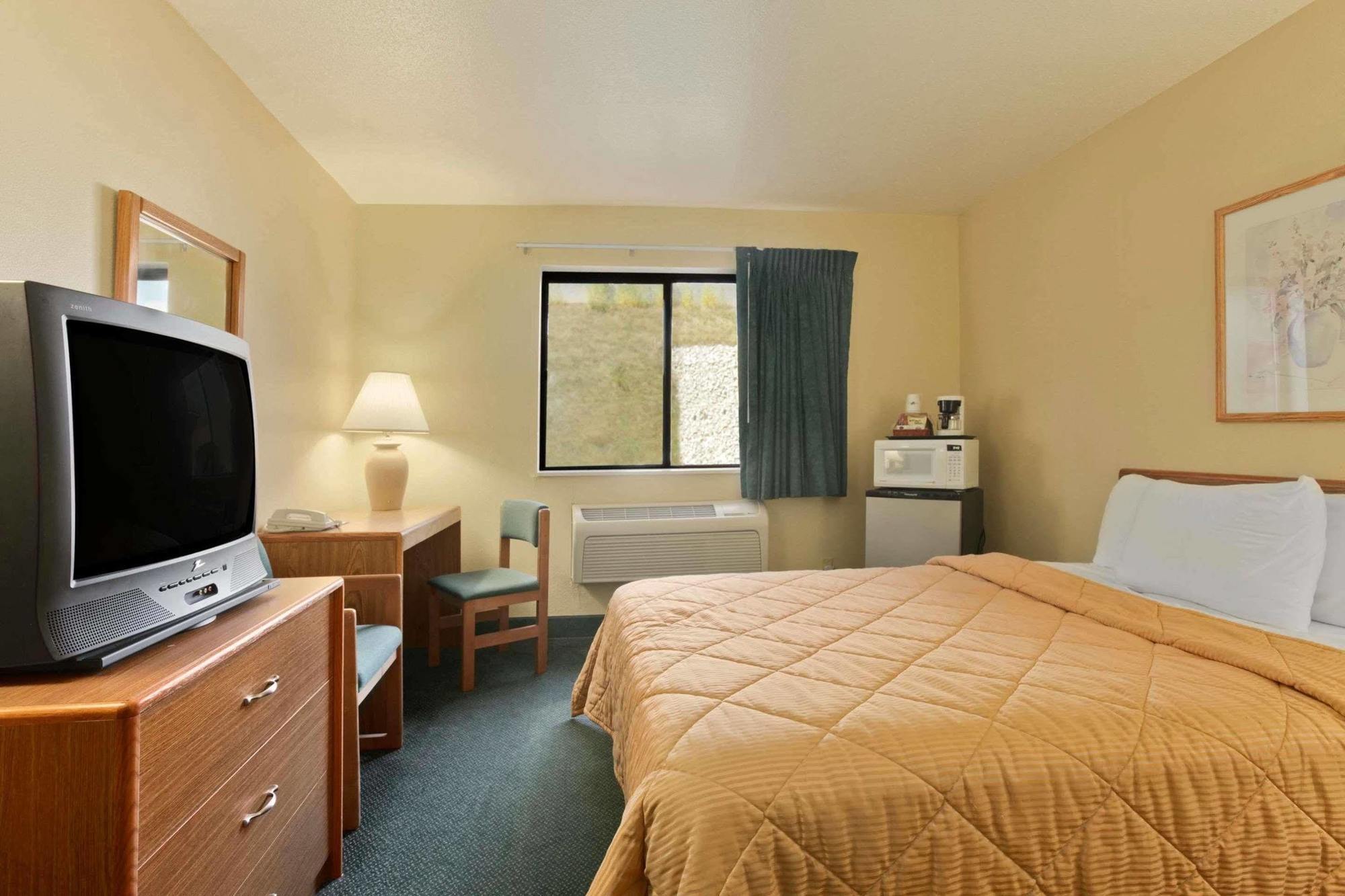 Super 8 By Wyndham East Peoria Motel Exterior photo